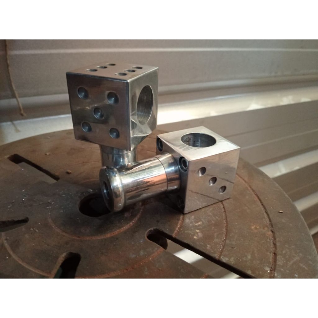 raiser dogbone chopper,raiser chopper,raiser british,raiser stang benneli,raiser stang chopper,raise