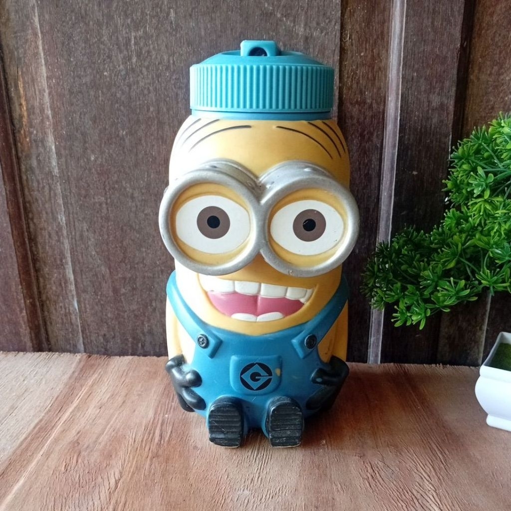 Botol Minum Minion Universal Studio