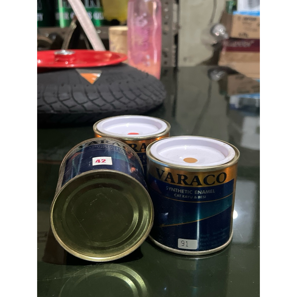 CAT KAYU DAN BESI VARACO
