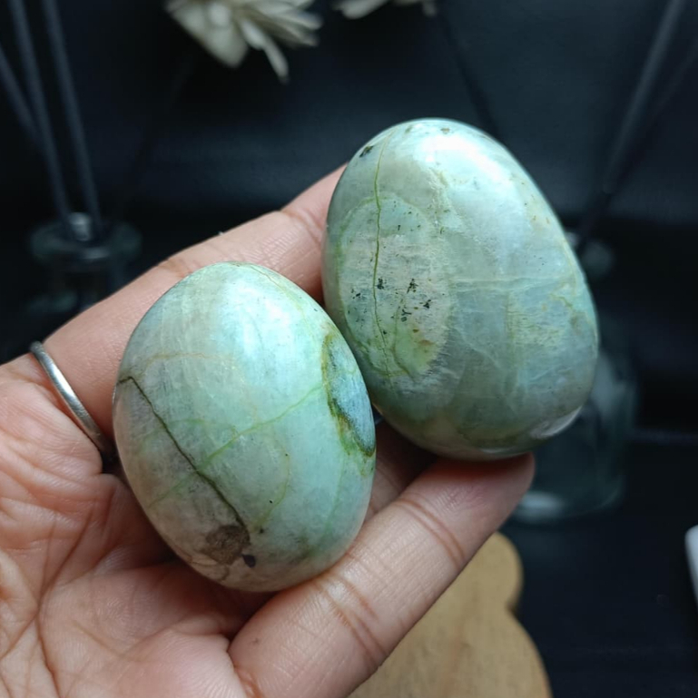 Batu Natural Green Moonstone Palm (2) Batu Asli Alam