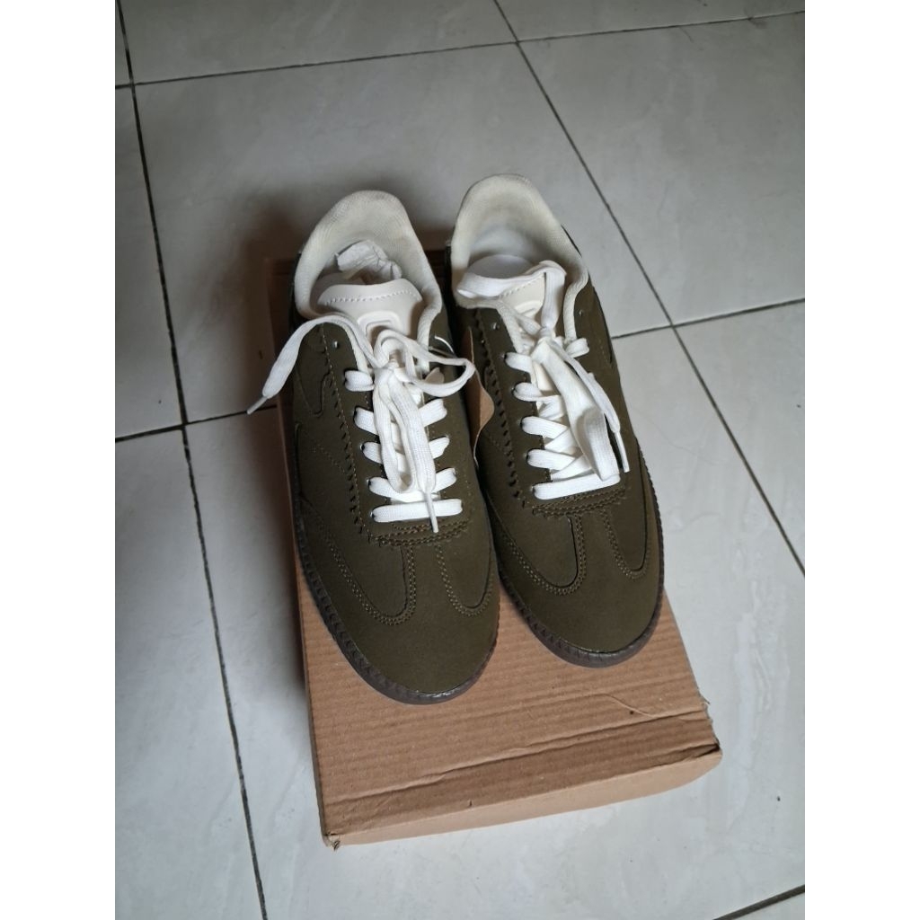 sepatu emba