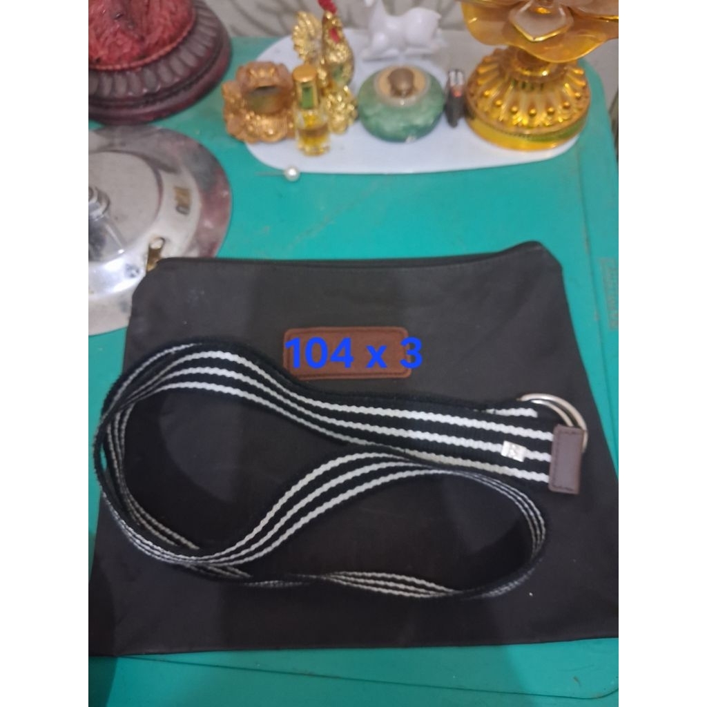 Tali tas brandedBaly uk 104 x 3 warna
Hitam putih tali untuk tas
Limited edition
Barang terawat
Pema