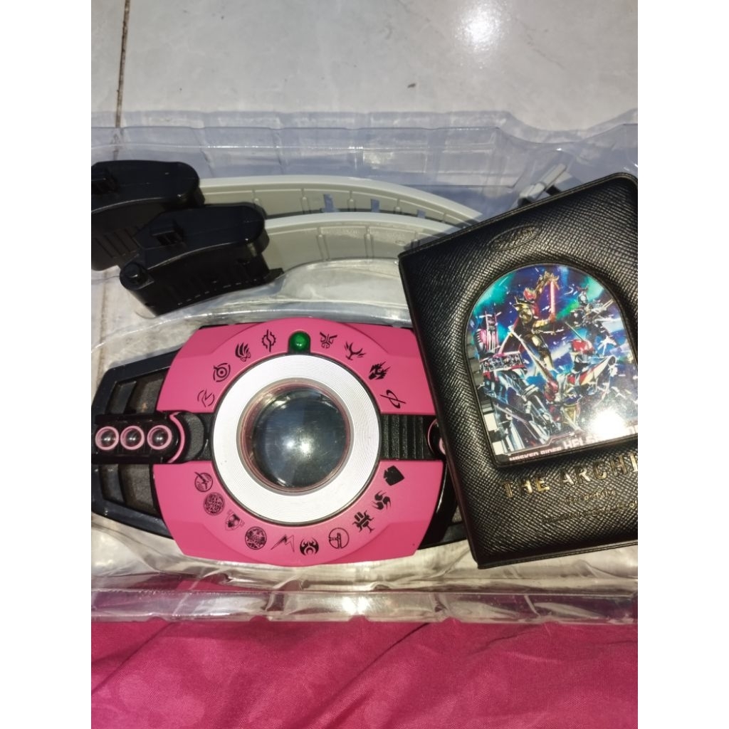 dx Neo kamen rider Decade driver pink bootleg bib