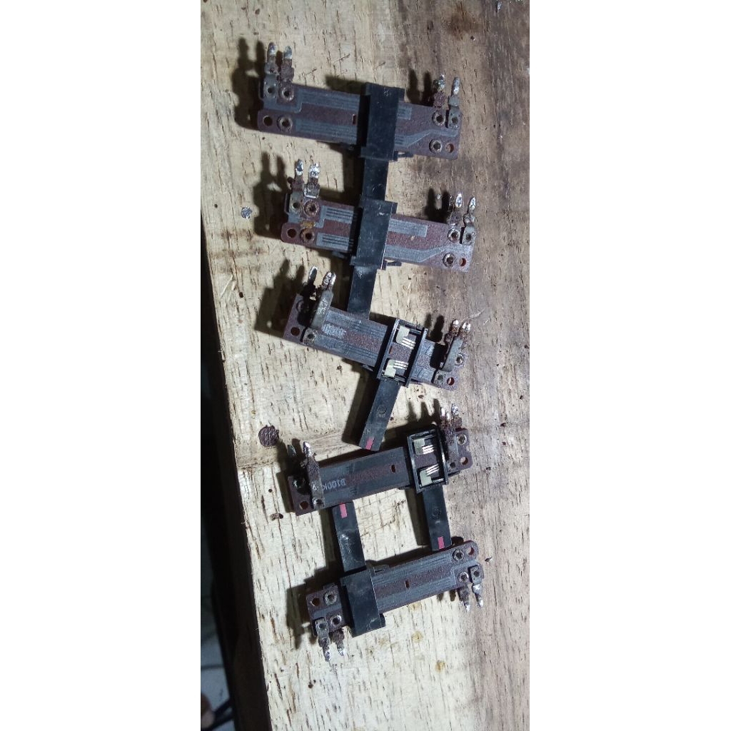 Potensio geser compo Polytron kapsul kaki 6 cabutan ORI normal