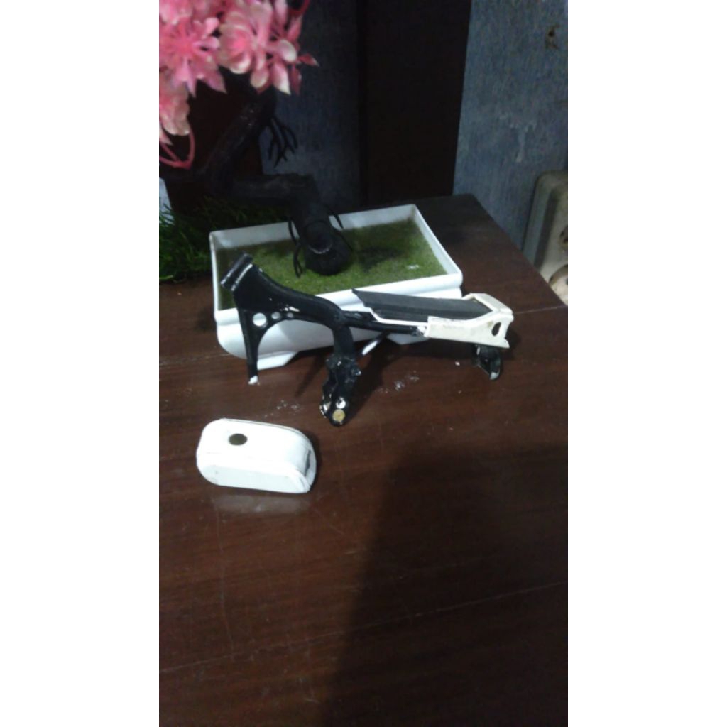 rangka miniatur motor gl kotak bahan PVC pralon