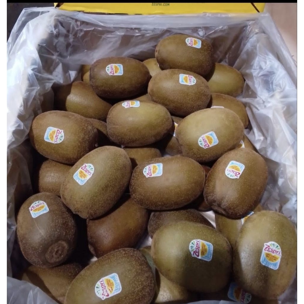 kiwi gold/ buah kiwi daging kuning jumbo manis segar per kg