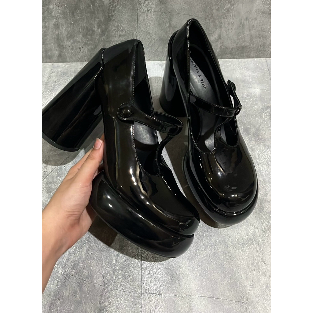Charles & Keith Chunky Shoes - Black (100% Original)