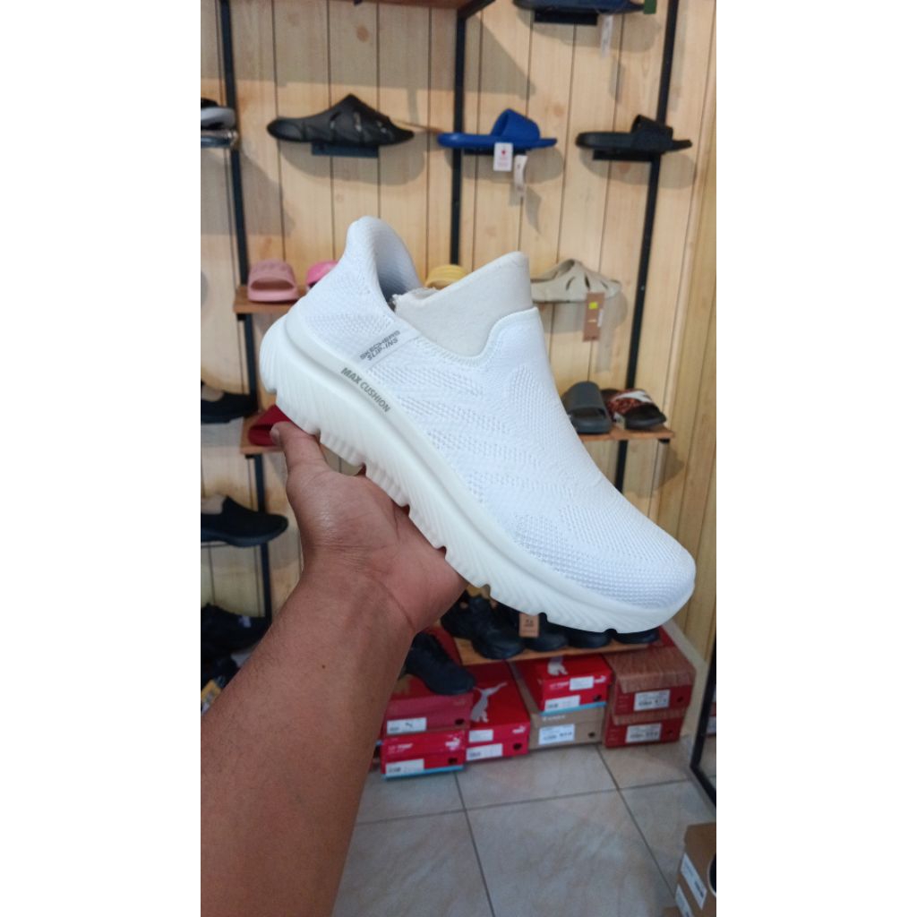 SEPATU SKECHERS GO WALK MAX CUSHIONING HYPER BURST-CLEO ORIGINAL BNIB AUTHENTIC