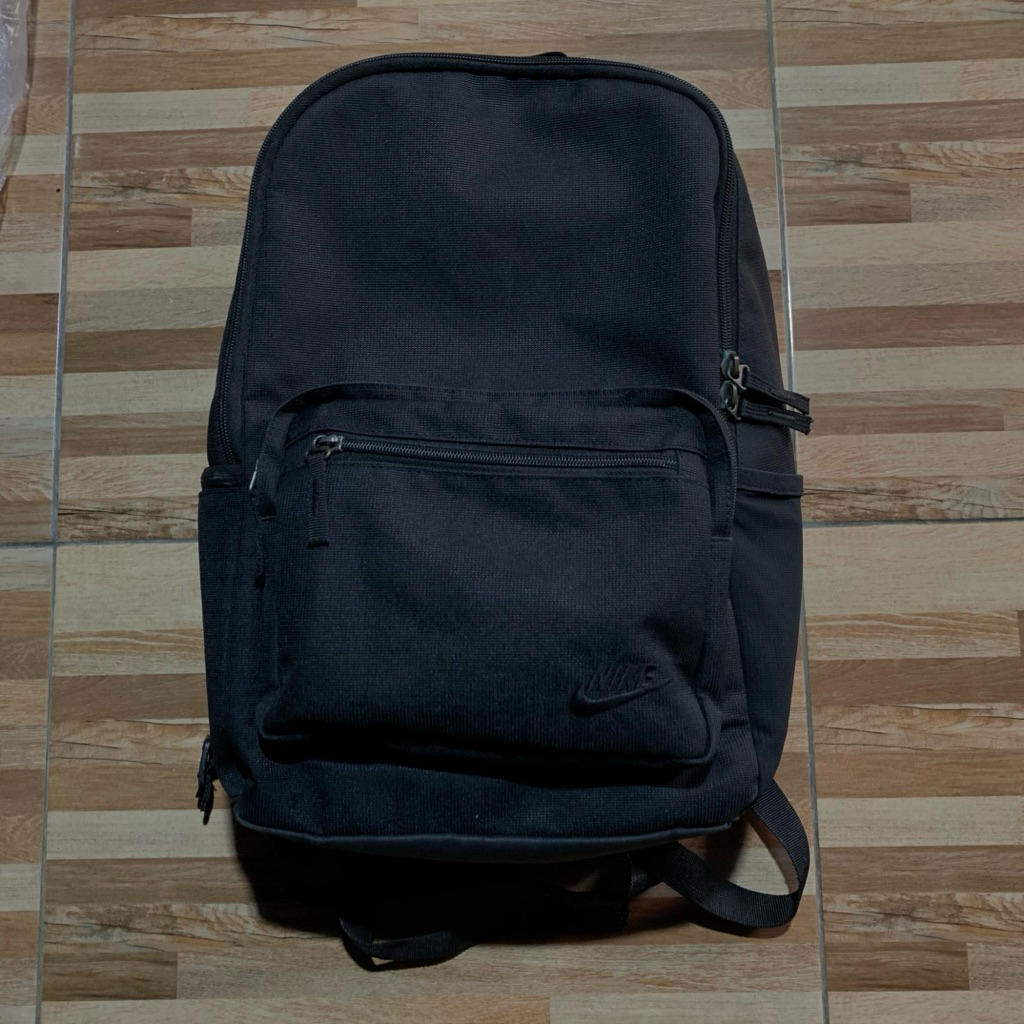 Nike Heritage Eugene Bagpack Black (Ada Slot Laptop)