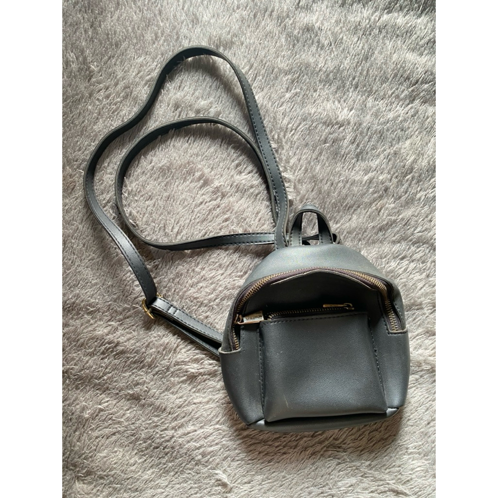 (Preloved) mini backpack miniso hitam