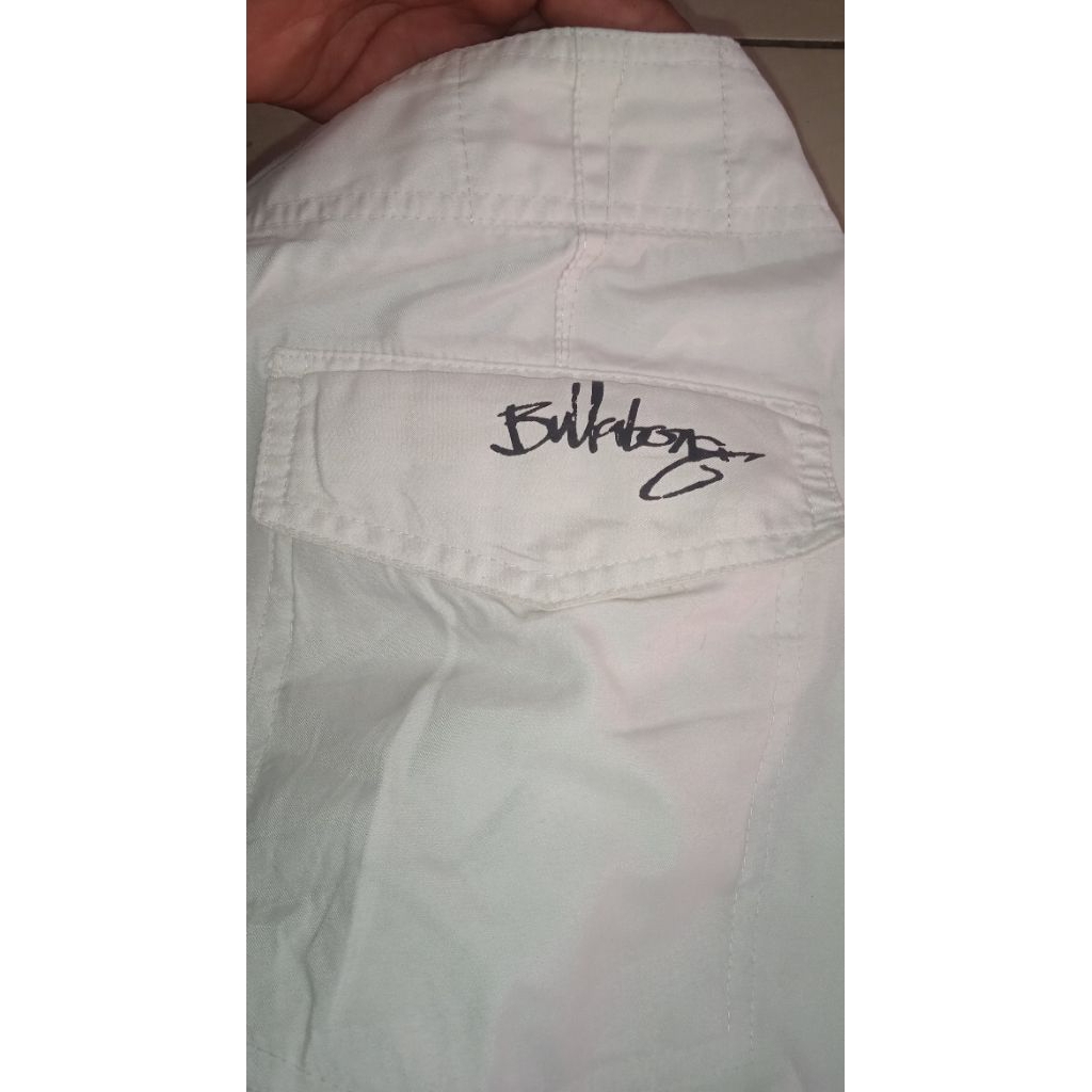 celana pendek billabong