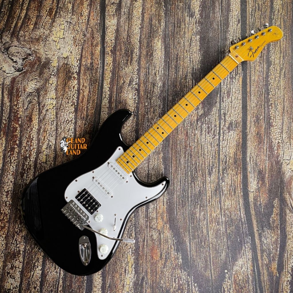 Fena ST STD Stratocaster Maple Fingerboard in Black