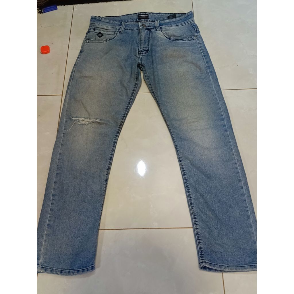 Celana Jeans insave Pria