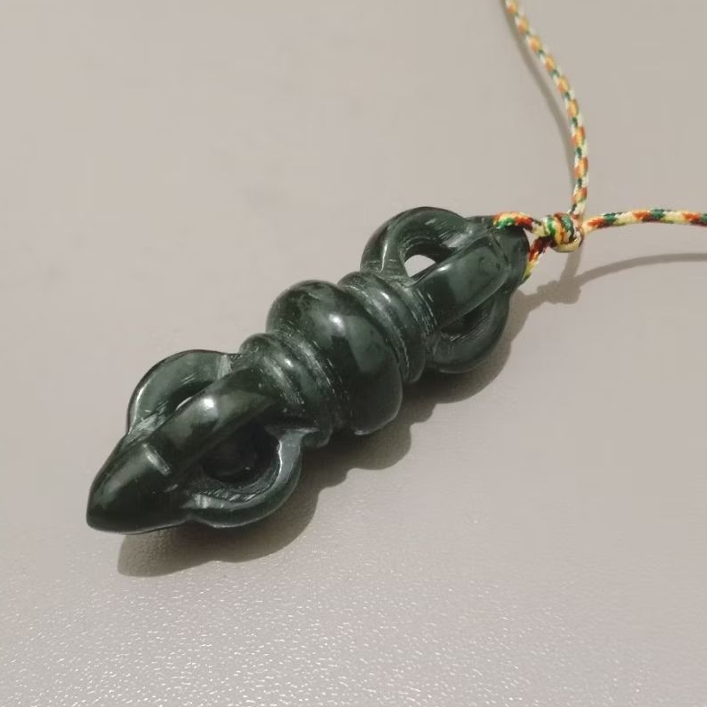 Liontin Natural Giok Hetian Carving Vajra