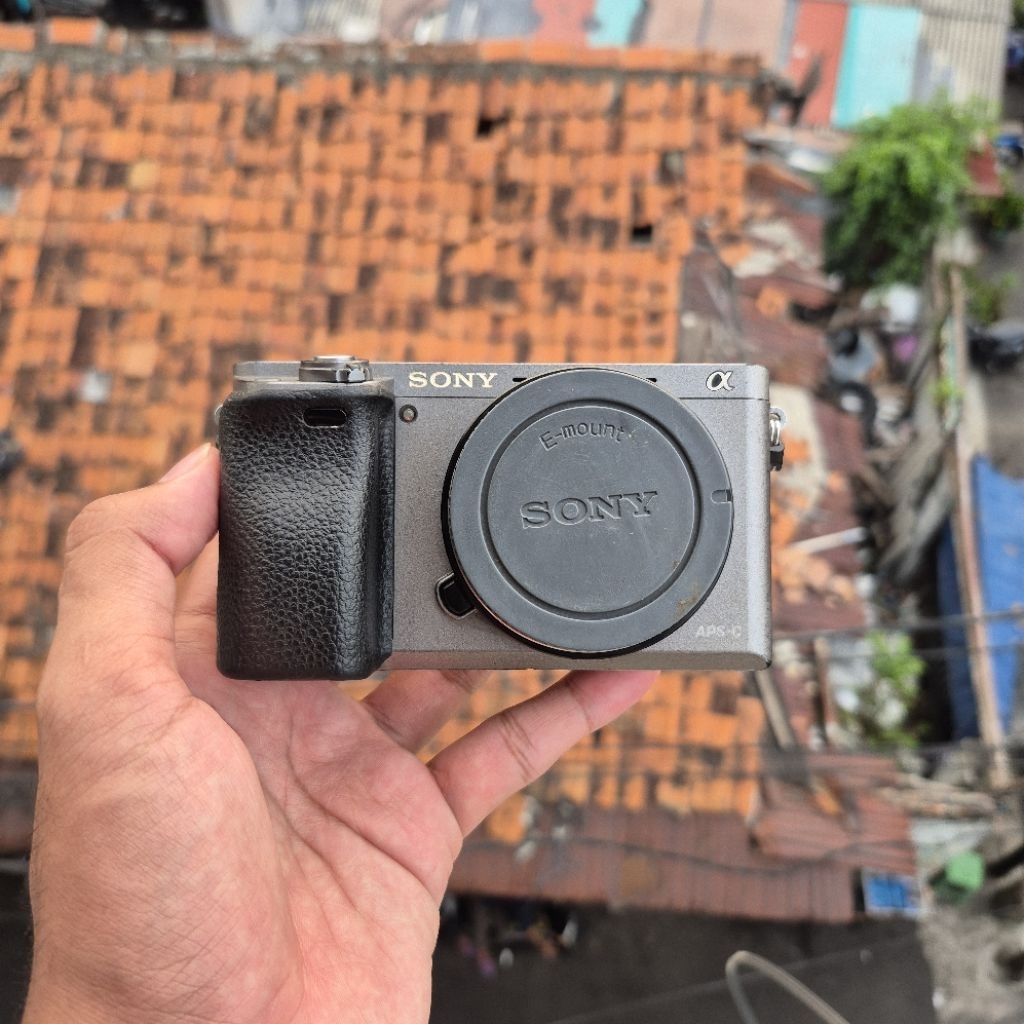 Kamera Mirrorless Sony A6000 body only