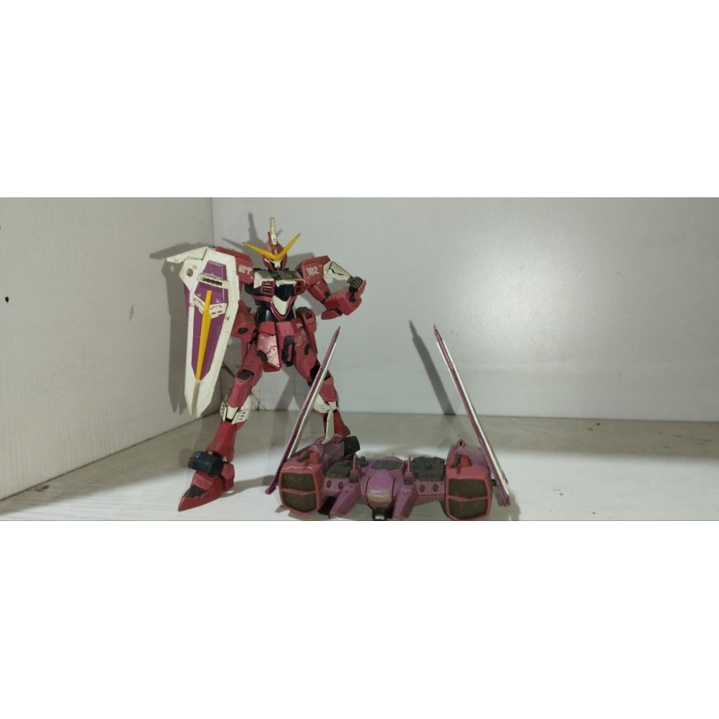 JUNK BANDAI RG OO Raiser, BANDAI RG Justice gundam, BANDAI HG Mega Shiki.
