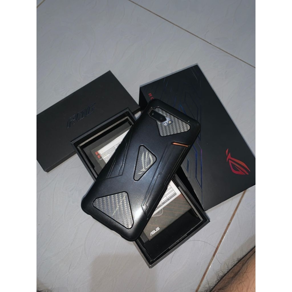 ROG PHONE 2 8/128 MINUS PEMAKAIAN PRIBADI