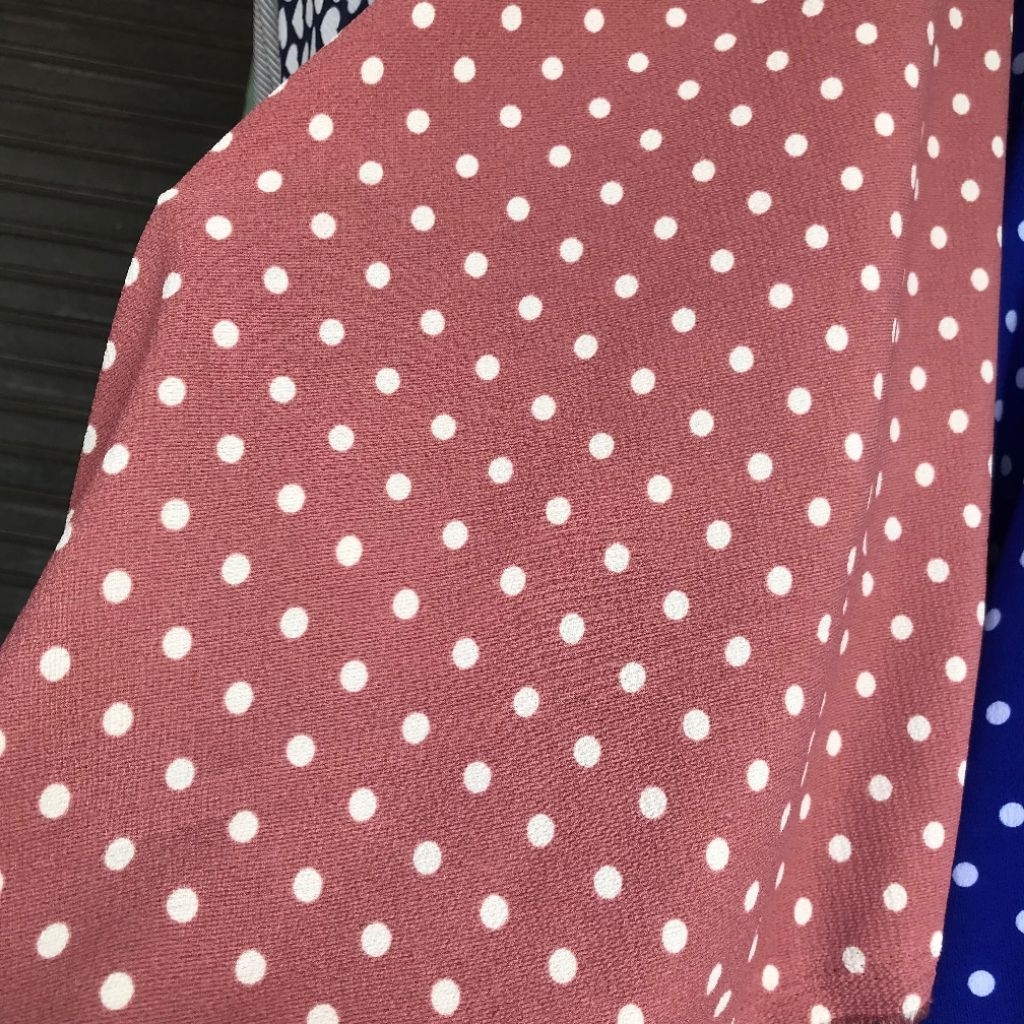 kain bubble crepe Motif - kain bubble crepe motif polkadot - kain crepe motif polkadot - kain motif 