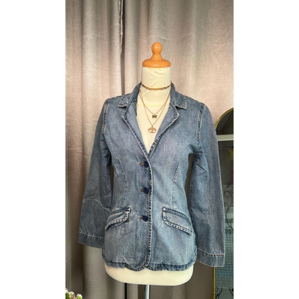 Preloved lois jaket jeans denim masih bagus ld 90 cm