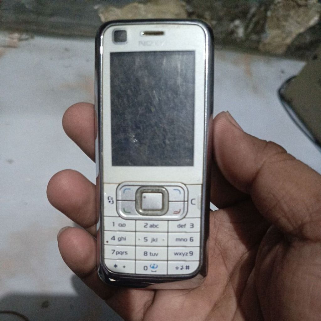 Nokia 6120c