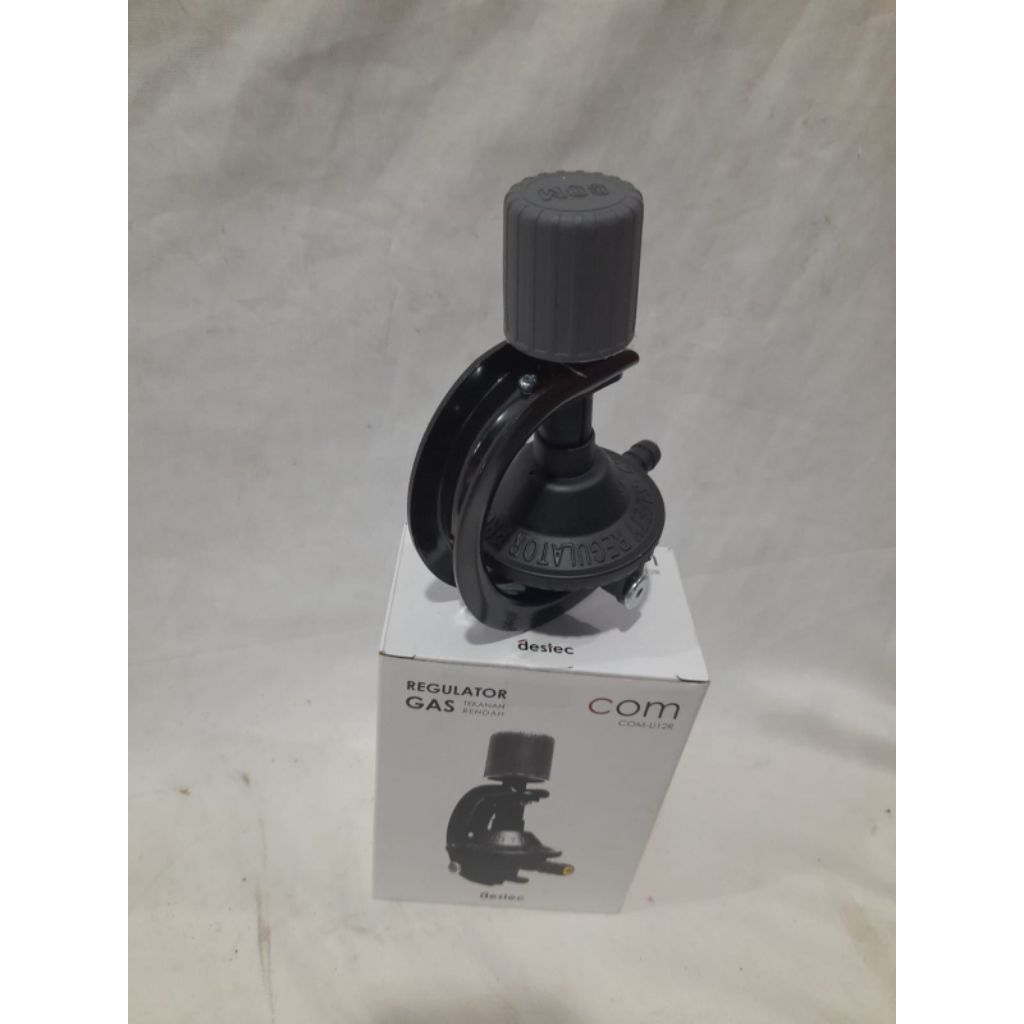 Gas regulator com