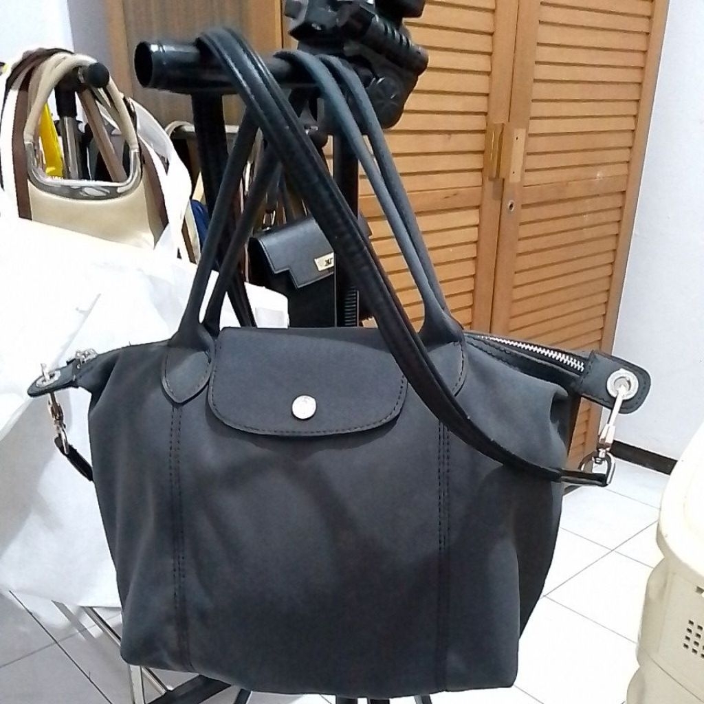 Tas Wanita Lengkap Tali Panjang Kulit LONG CHAM minus....