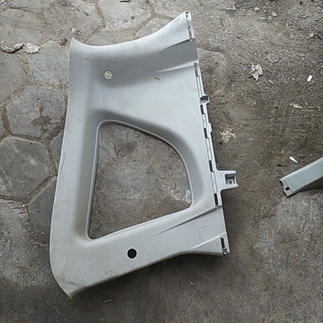 T0000701D COVER TRIM PANEL QUARTER AVANZA 2005-2011 ORI