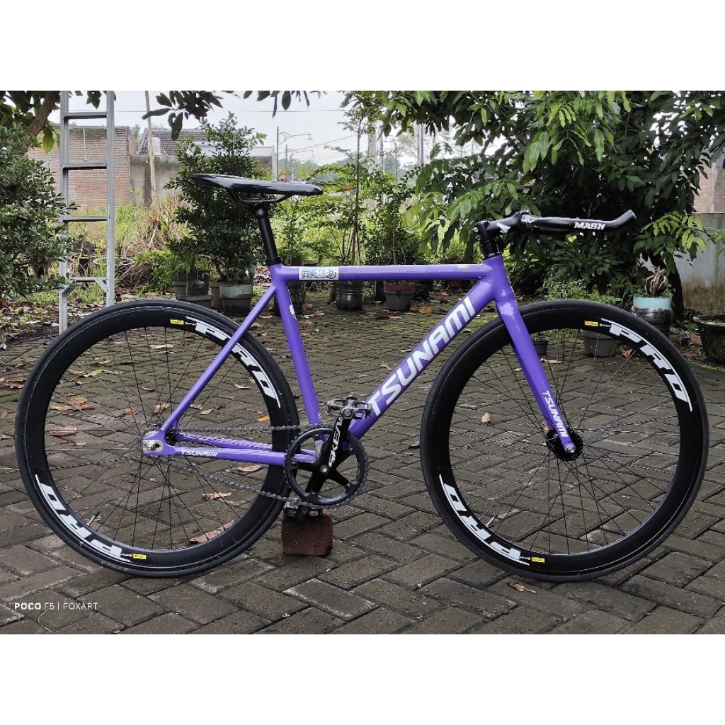Sepeda fixie Tsunami SNM100