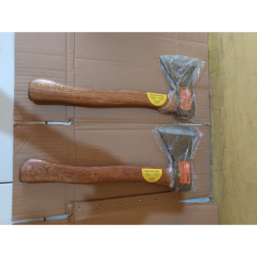 KAPAK GAGANG KAYU CAP MATA/CARL SCHLIEPER