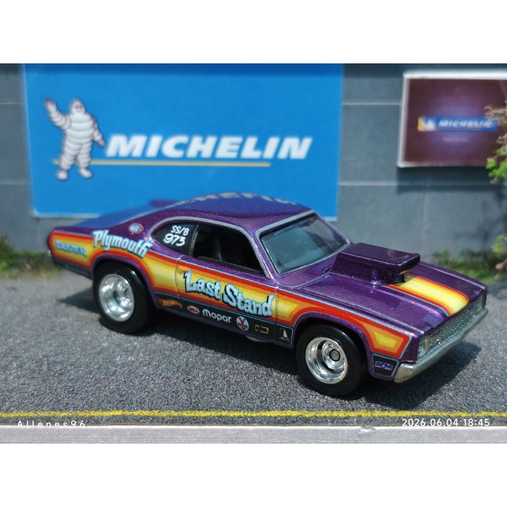 Hot Wheels Premium Dragstrip Plymouth Duster