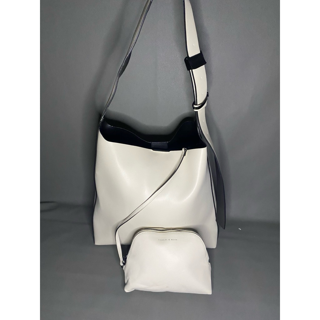 charles n keith shoulderbag white / CHARLES & KEITH HOBO BAG / CHARLES & KEITH EDNA TOTE BAG  WHITE 