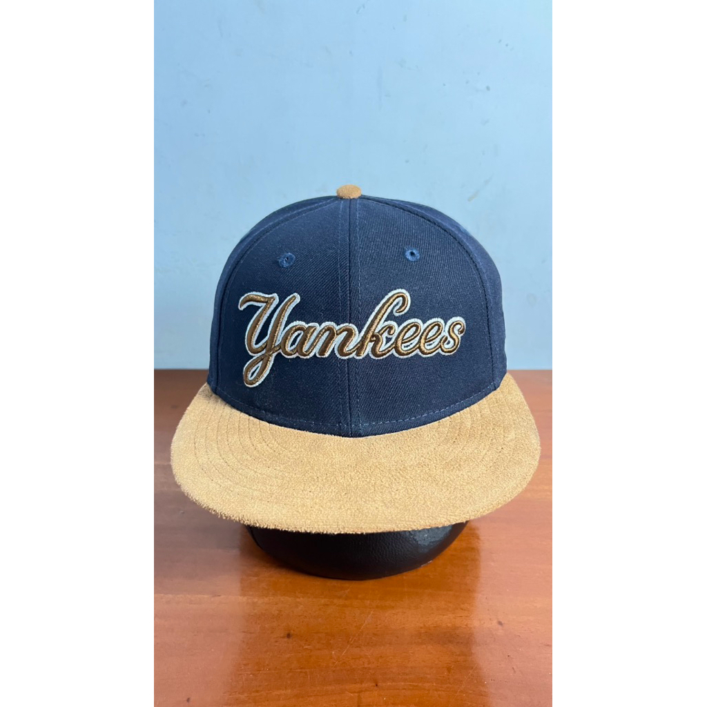 topi new era x mlb yankes visor suede original second
