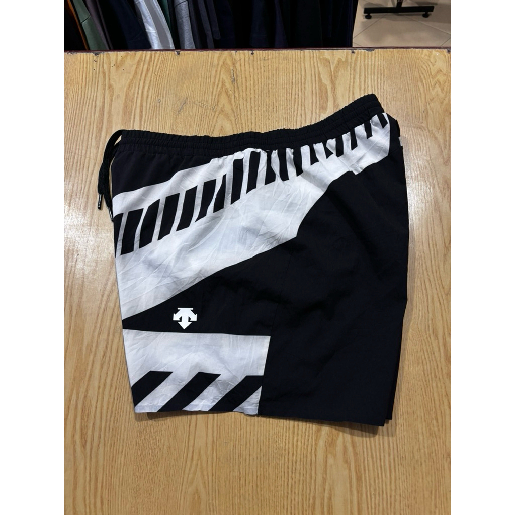 celana pendek cd1431 descente Size 26-32 p35 ol31