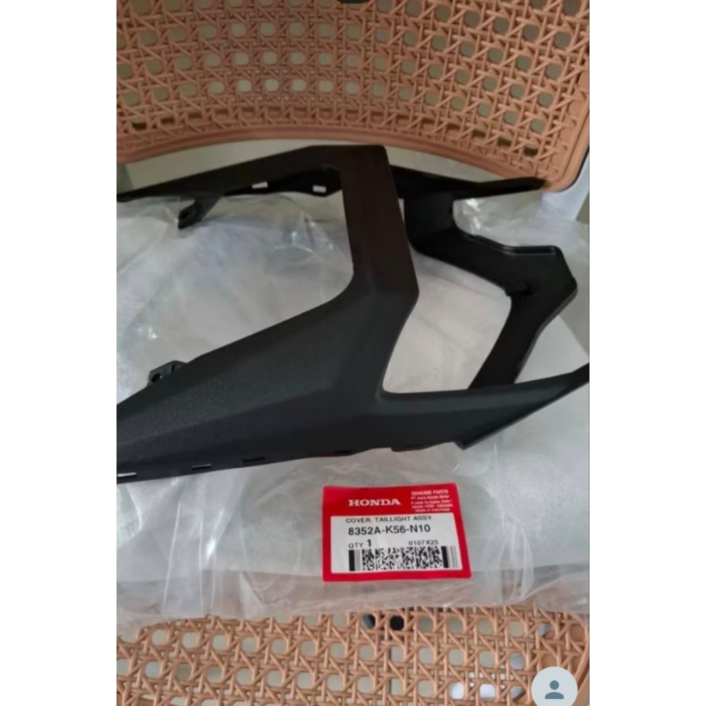 Cover lampu belakang supra gtr 150 original