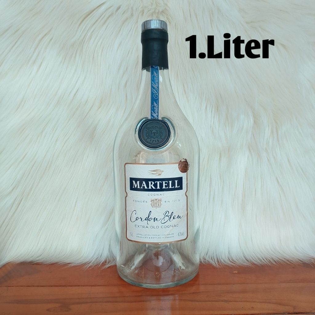 Botol bekas martell buat koleksinya