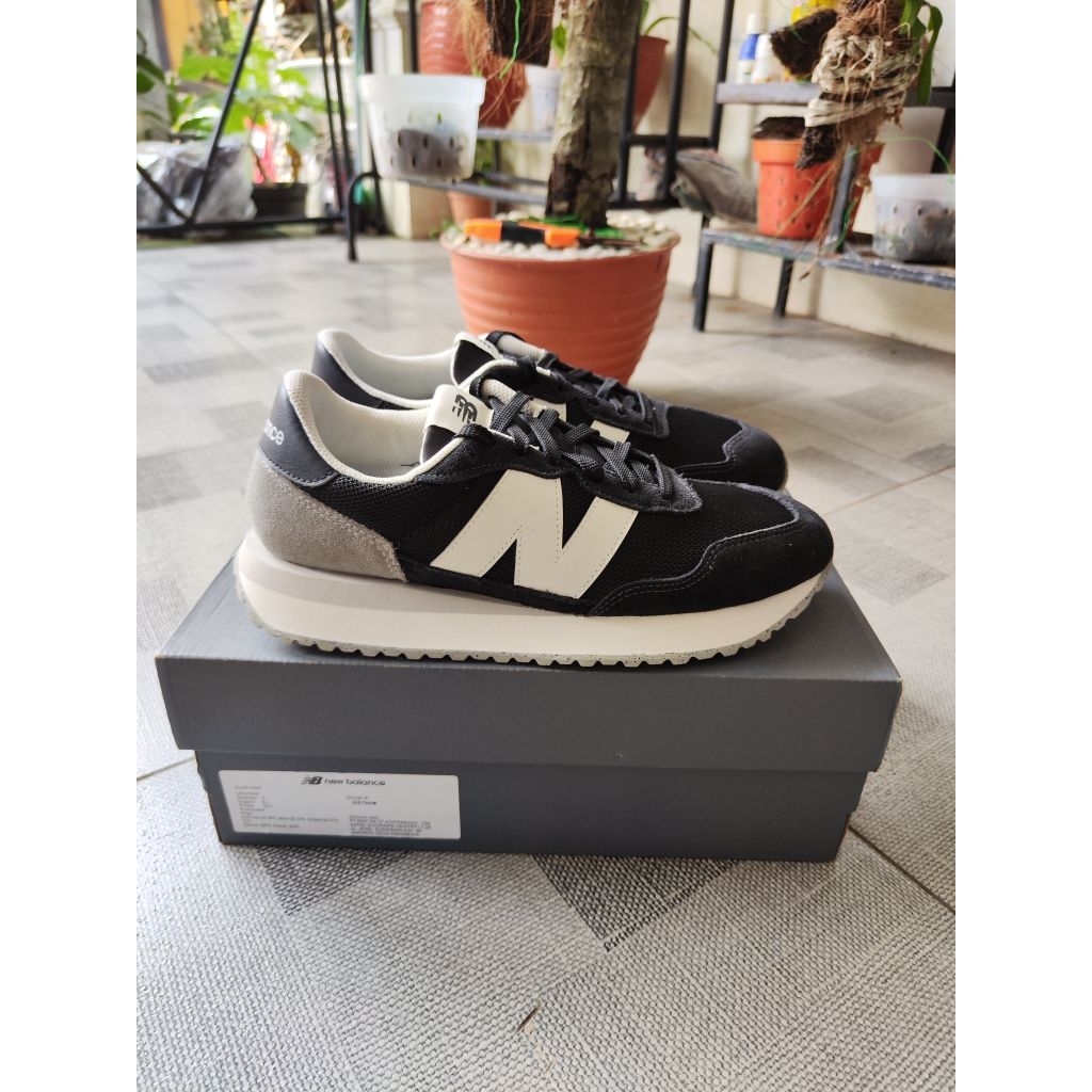 New Balance 327