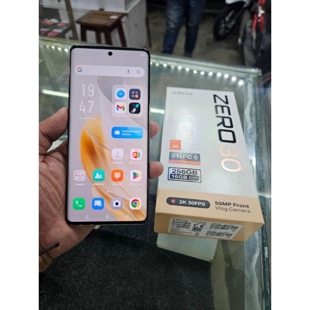 INFINIX ZERO 30 8/256 FULLSET (SECOND)