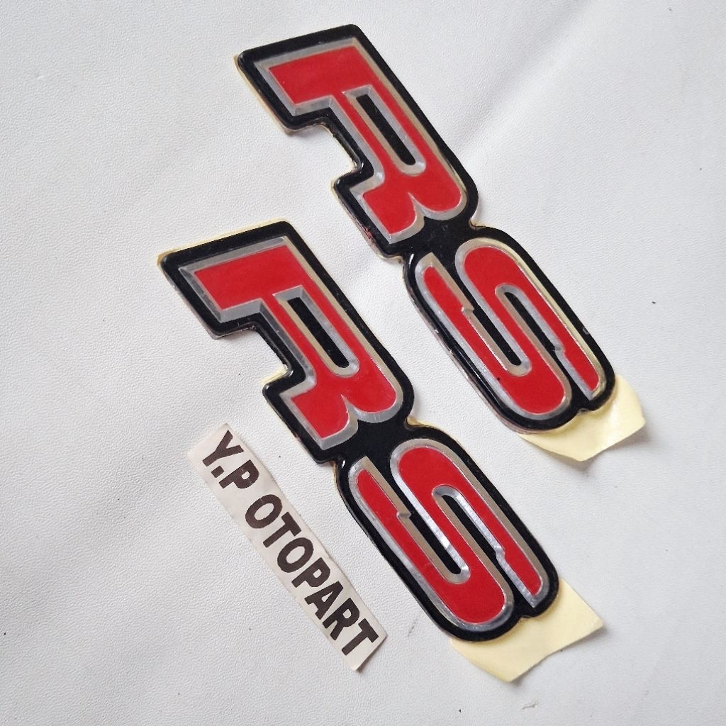 Emblem Logo Tulisan Rs Merah Mobil Honda Sudah dilengkali Lem Perekat