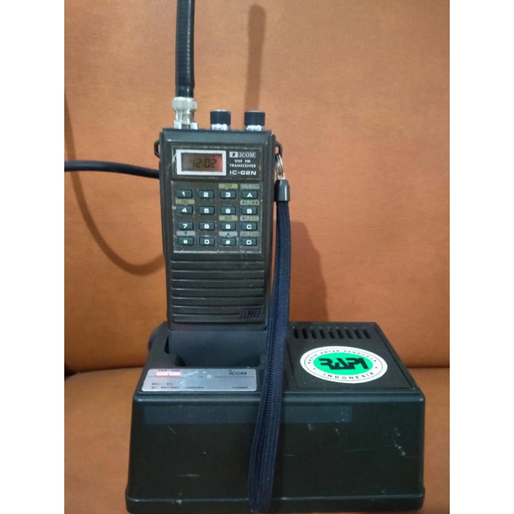 HT ICOM IC02N+Charger BC35