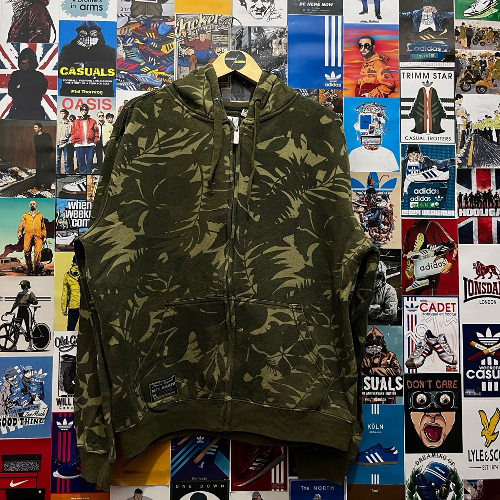 Sweater / Hoodie / Vintage / Second / MAMBO