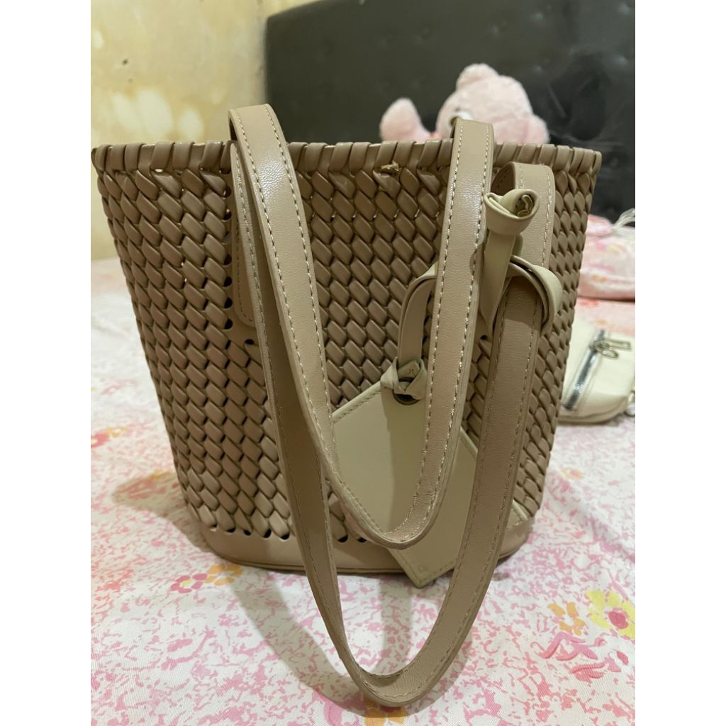 Preloved Tas Dikau