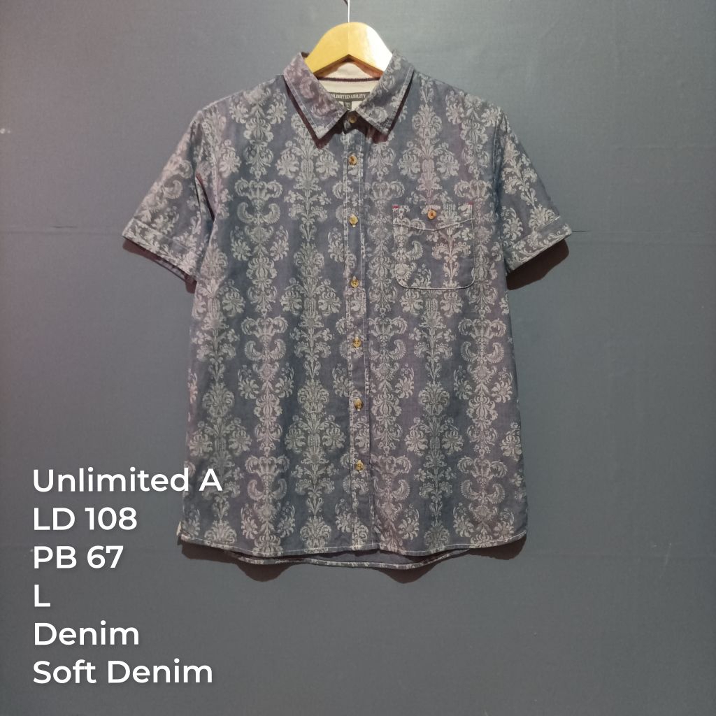 kemeja motif lengan pendek soft denim size L second PL