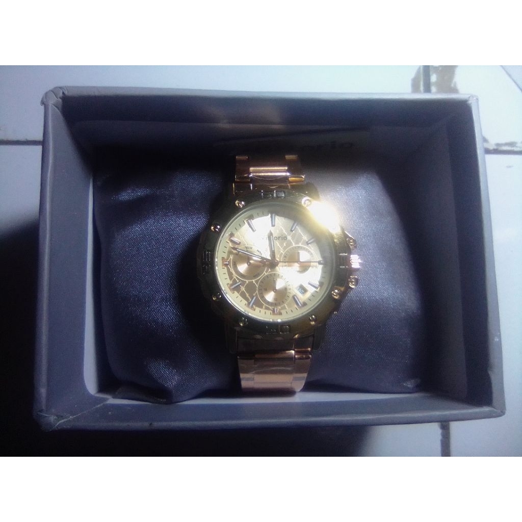 Preloved Jam Tangan Wanita Vittorio Gold