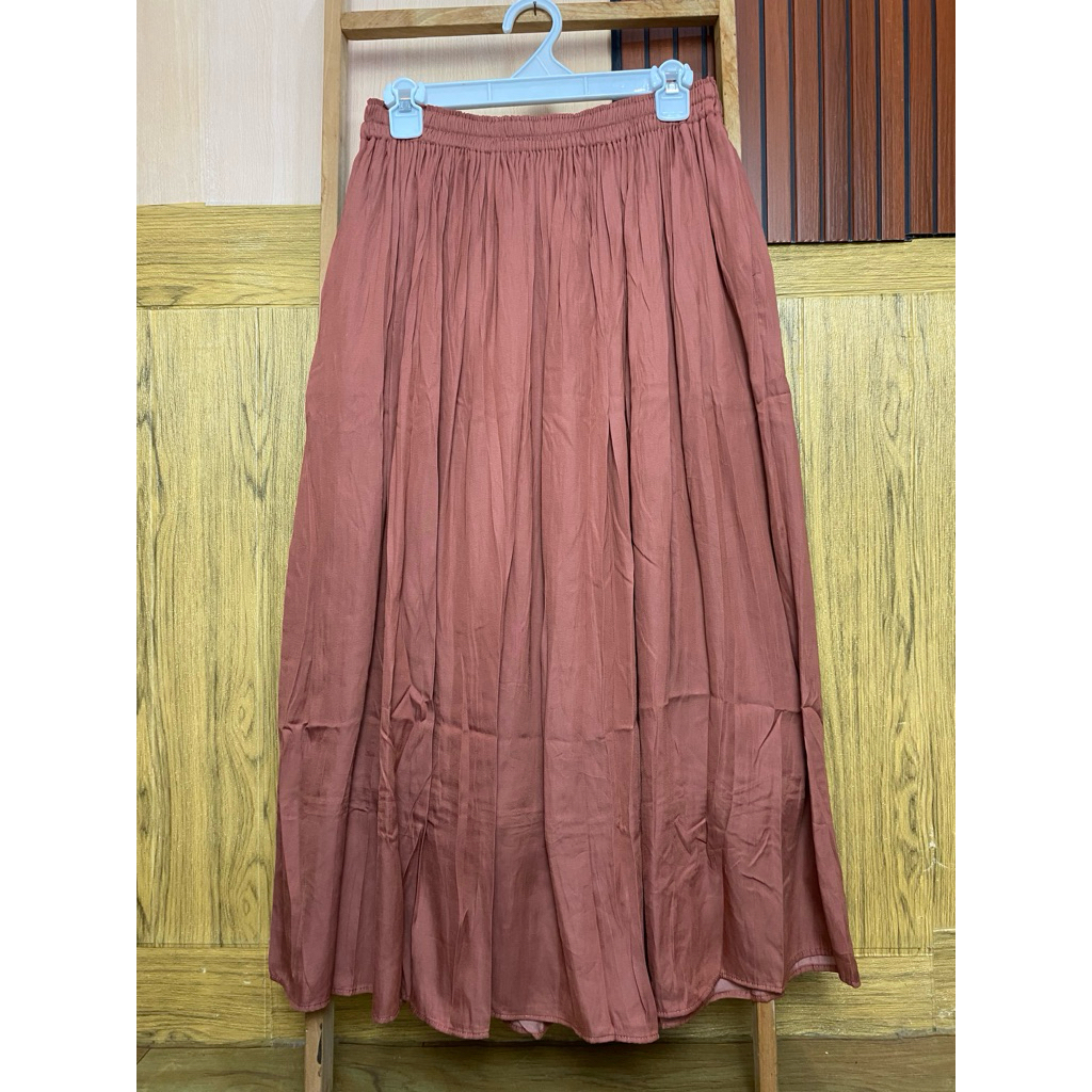 Rok panjang satin