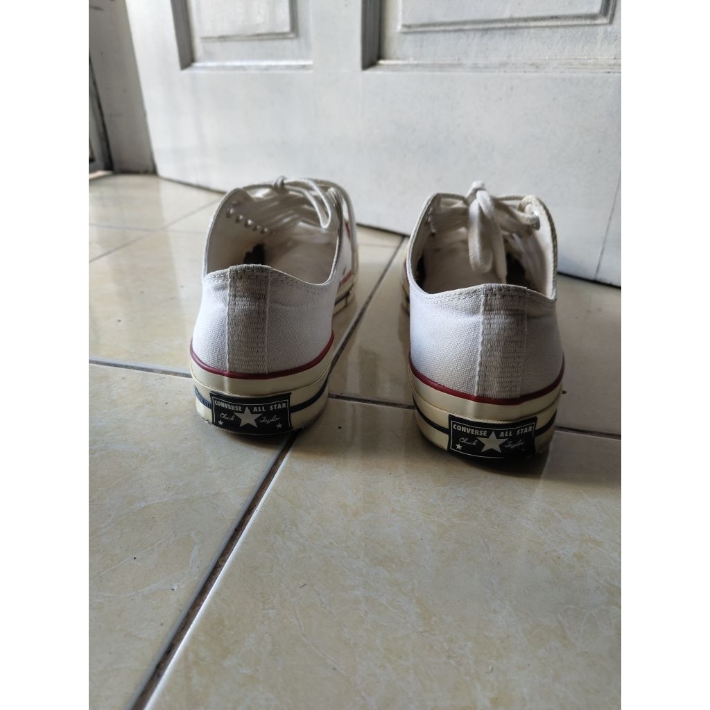 sepatu cons