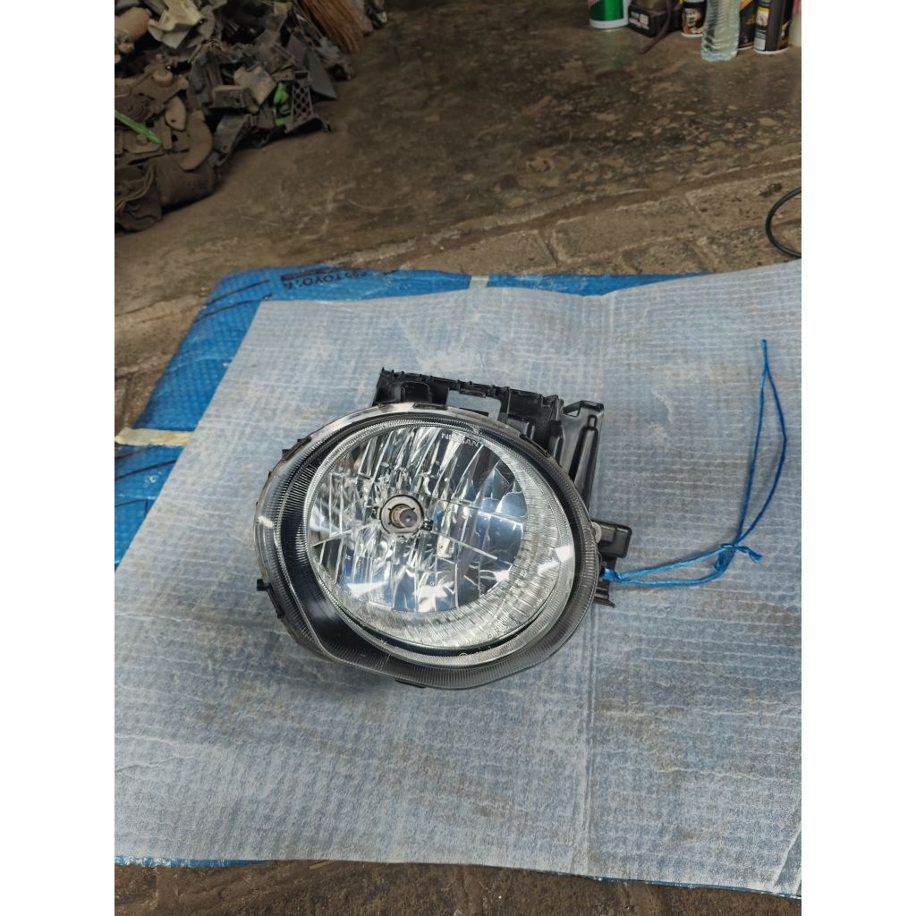 Headlamp nissan juke non HID original.