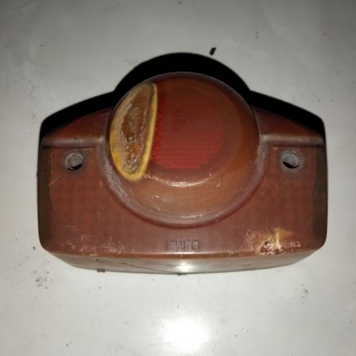 Stoplam lampu belakang motor Honda S90z Benly CB 100