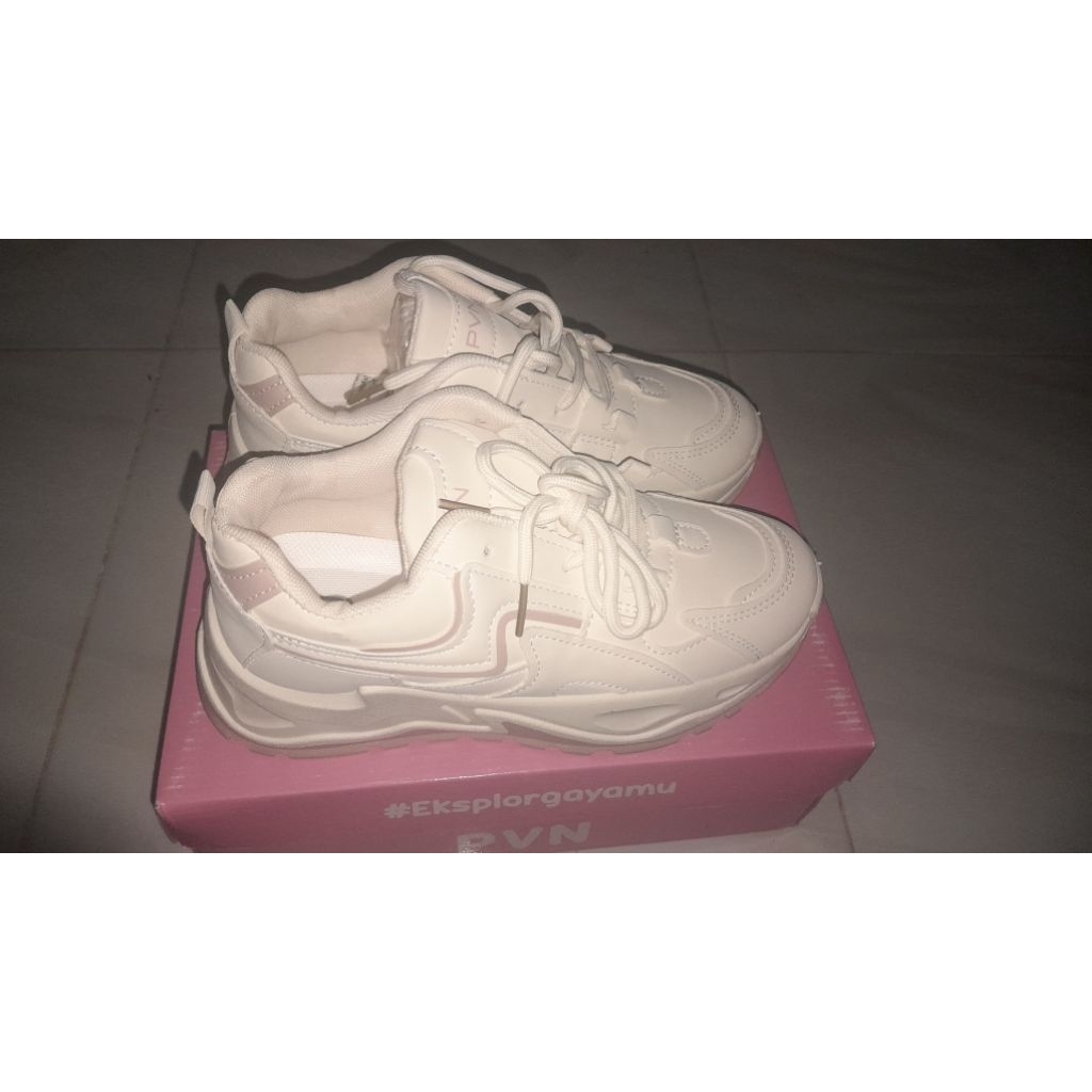 SEPATU PVN PUTIH PINK UKURAN 37