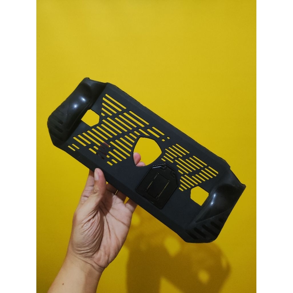 hardcase msi claw