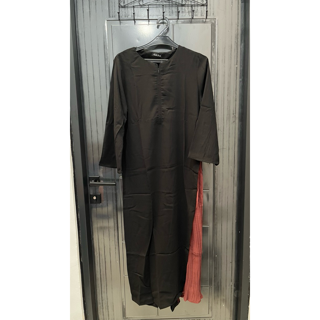 [PRELOVED] Aska Label - Dress Gamis Hitam Plisket